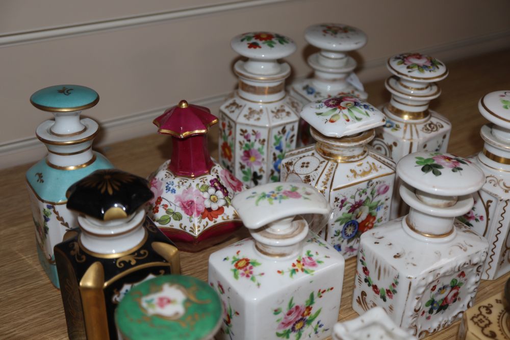 Sixteen 19th century French porcelain scent bottles and a small flask (17)